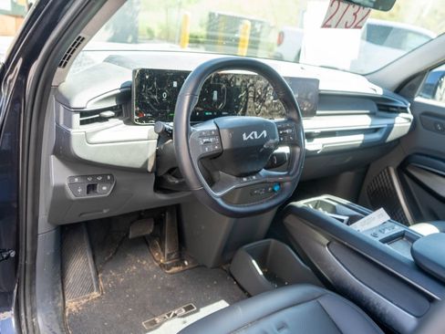 Used 2024 Kia EV9 Wind AWD/4WD image 16