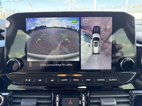 Used 2023 Nissan Pathfinder SL image 19