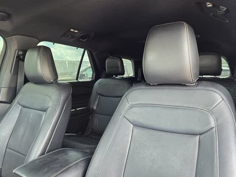 Used 2020 Ford Explorer Limited RWD image 13