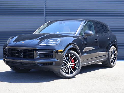 Certified 2024 Porsche Cayenne S AWD/4WD image 1