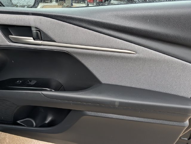 Used 2025 Toyota Camry LE w/ Convenience Package FWD image 33