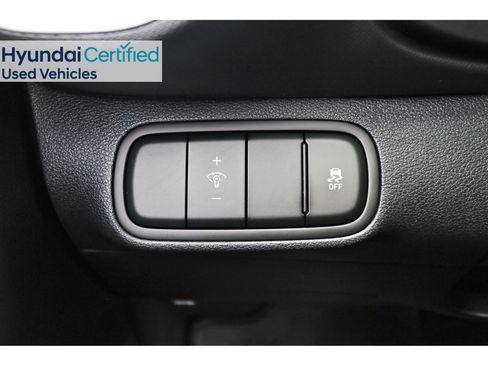 Certified 2024 Hyundai Venue Limited FWD image 22
