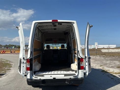 Used 2020 Nissan NV 2500 SV image 6