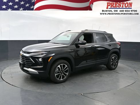 Used 2025 Chevrolet TrailBlazer LT w/ LT Cold Weather Package AWD/4WD image 1