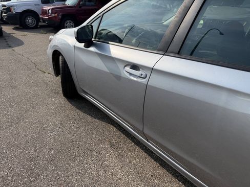 Used 2019 Subaru Impreza 2.0i Premium AWD/4WD image 9