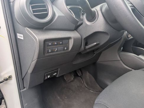 Used 2023 Nissan Kicks S FWD image 7