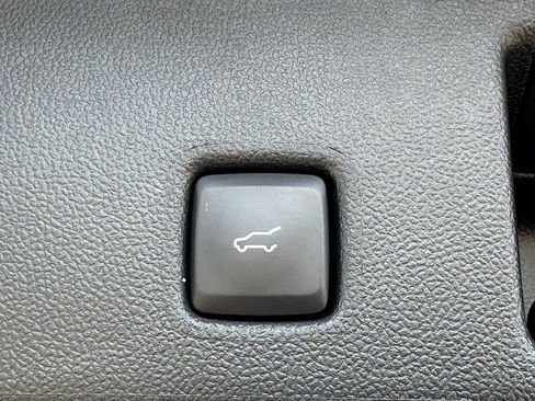 Used 2023 Ford Escape Active image 10