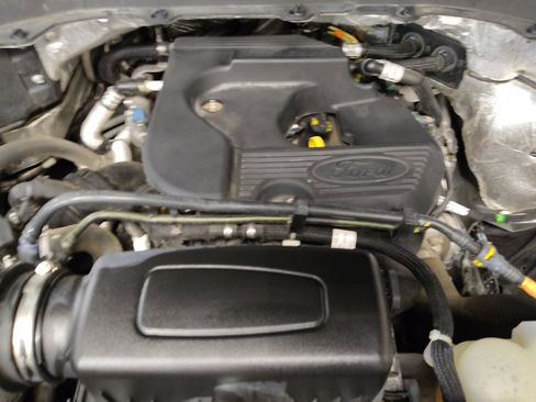 Used 2020 Ford Explorer XLT w/ Equipment Group 202A RWD image 30
