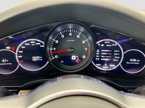 Used 2022 Porsche Cayenne image 33