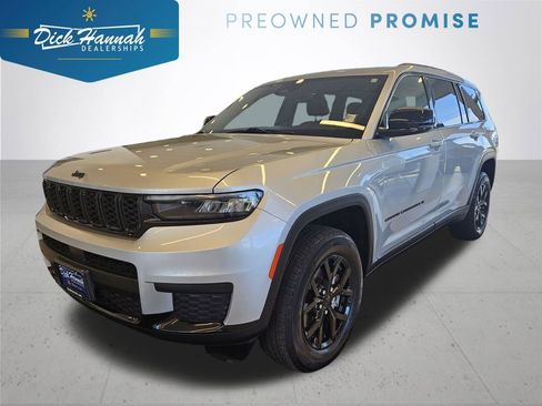 Used 2024 Jeep Grand Cherokee L Laredo image 1