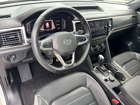 Used 2020 Volkswagen Atlas Cross Sport SEL Premium R-Line AWD/4WD image 18