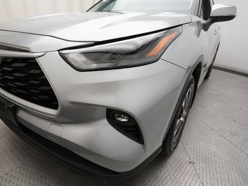 Used 2025 Toyota Highlander XLE AWD/4WD image 23