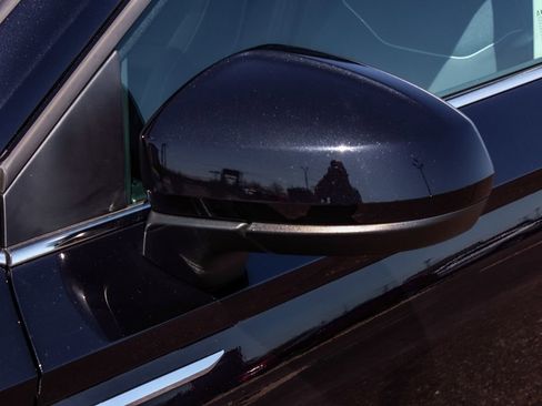 Used 2023 Volkswagen Taos SE w/ Panoramic Sunroof Package image 47