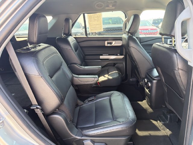 Used 2024 Ford Explorer Limited AWD/4WD image 30