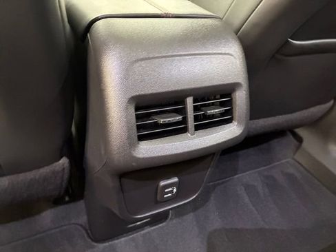 Certified 2022 Chevrolet Equinox RS w/ RS Leather Package AWD/4WD image 19