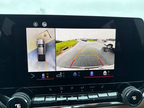 Used 2024 GMC Canyon AT4 w/ Technology Package image 21