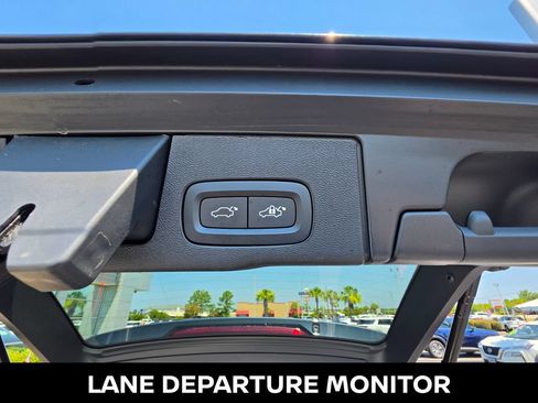 Used 2024 Volvo XC60 B5 Plus w/ Protection Package Premier AWD/4WD image 14