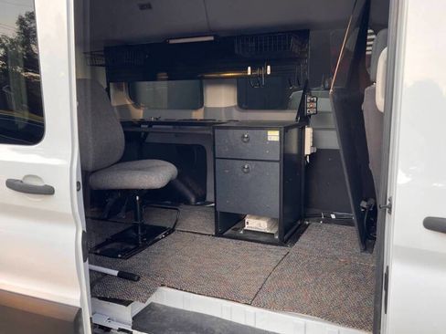 Used 2019 Ford Transit 150 XLT image 12
