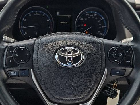 Used 2018 Toyota RAV4 XLE FWD image 22