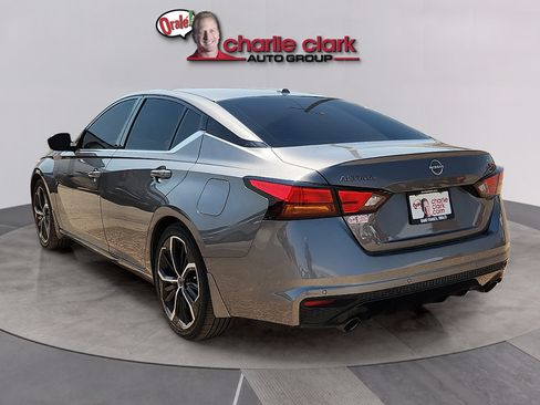 Used 2024 Nissan Altima 2.5 SR FWD image 3
