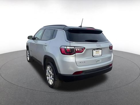 Used 2025 Jeep Compass Limited image 11