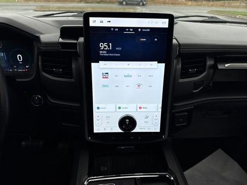 Used 2024 Ford Expedition Max Platinum image 29