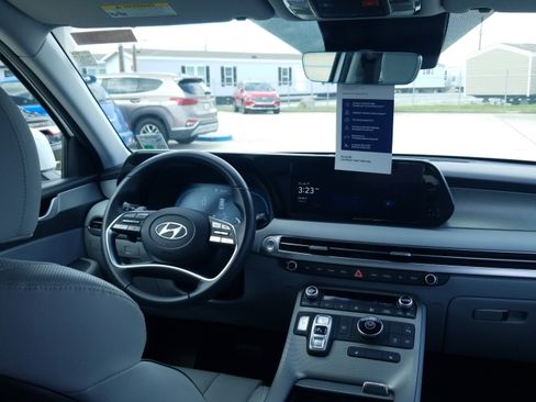 Used 2025 Hyundai Palisade SEL FWD image 17