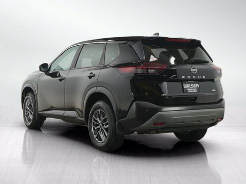 Used 2023 Nissan Rogue S AWD/4WD image 3