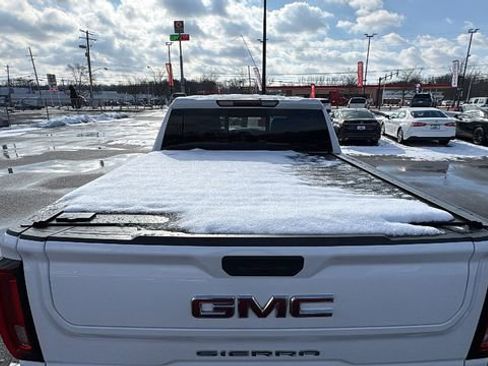 Used 2022 GMC Sierra 1500 SLT w/ SLT Convenience Package image 5
