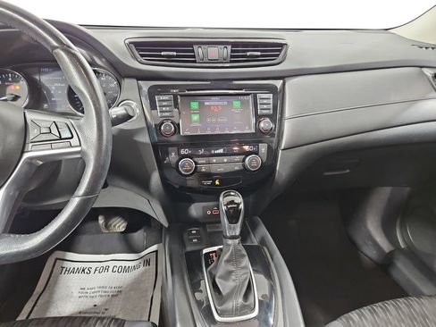 Used 2019 Nissan Rogue SV w/ Sun & Sound Touring Package AWD/4WD image 18