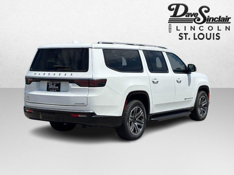 Used 2023 Jeep Wagoneer L Series II AWD/4WD image 3