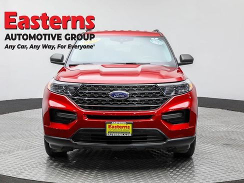 Used 2021 Ford Explorer XLT image 2