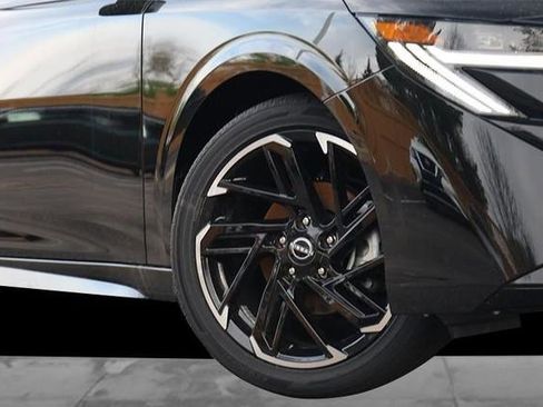 New 2026 Nissan Sentra SR w/ SR Premium Package FWD image 3