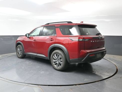 Used 2025 Nissan Pathfinder SV FWD image 12
