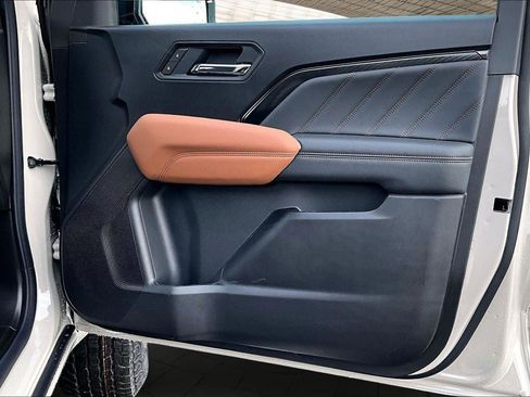 New 2026 GMC Canyon AT4 image 14