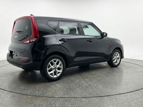 Used 2025 Kia Soul LX w/ LX Technology Package FWD image 9