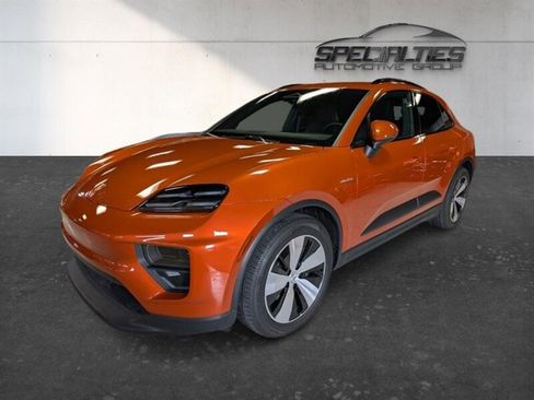 Used 2024 Porsche Macan 4 Electric w/ Sport Chrono Package AWD/4WD image 5