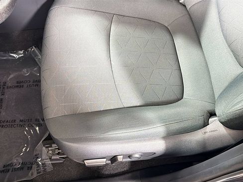 Used 2021 Toyota RAV4 XLE w/ Convenience Package AWD/4WD image 19