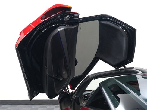 Used 2024 McLaren 750S image 30