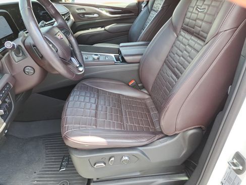 Used 2024 Cadillac Escalade Sport Platinum AWD/4WD image 9