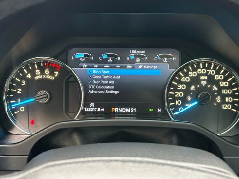 Used 2016 Ford F150 Lariat w/ Equipment Group 501A Mid image 10