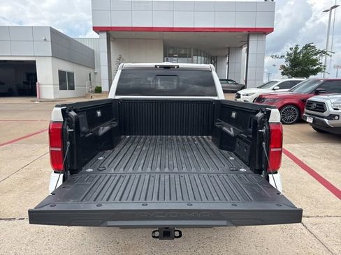 Used 2024 Toyota Tacoma TRD Off-Road w/ TRD Off Road Upgrade Package AWD/4WD image 18