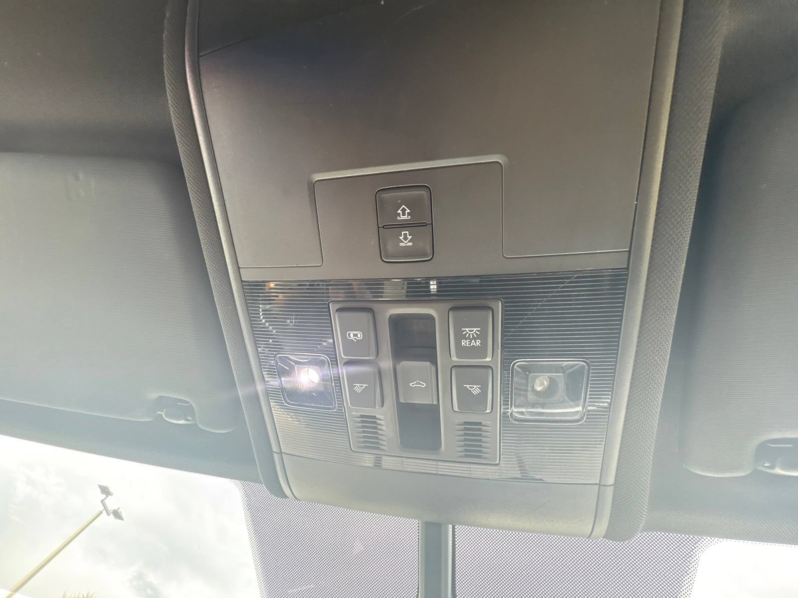Used 2022 Volkswagen Atlas Cross Sport SE w/ Panoramic Sunroof Package AWD/4WD image 35
