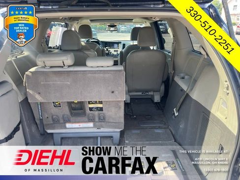 Used 2018 Toyota Sienna XLE w/ XLE Navigation Package FWD image 13