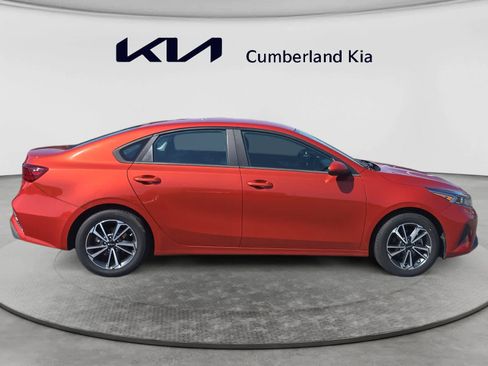 Used 2022 Kia Forte LXS FWD image 6