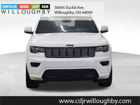 Used 2019 Jeep Grand Cherokee Altitude image 2