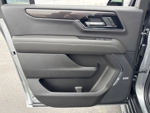 New 2026 GMC Yukon XL Elevation image 32