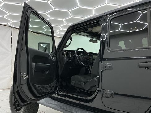 Used 2019 Jeep Wrangler Unlimited Sport S AWD/4WD image 16
