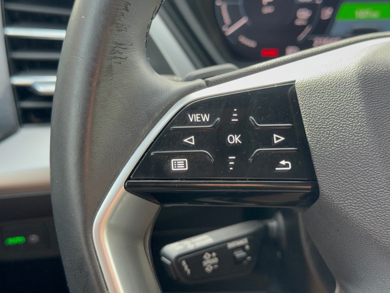 Used 2023 Audi Q4 e-tron Premium Plus RWD image 17