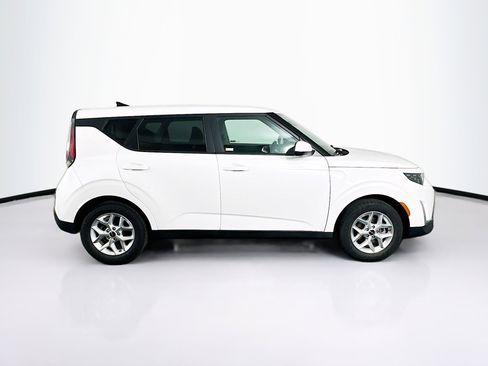 Used 2025 Kia Soul LX w/ LX Technology Package image 10